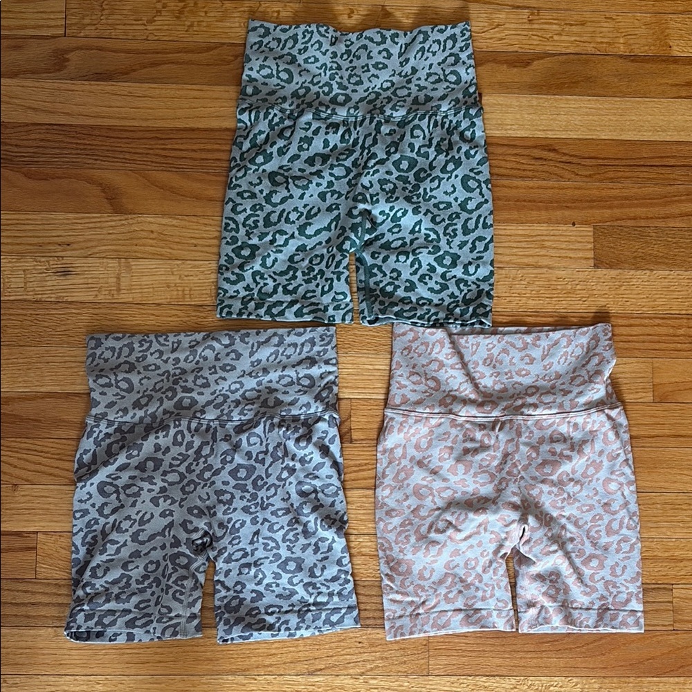 Leopard print gym spandex